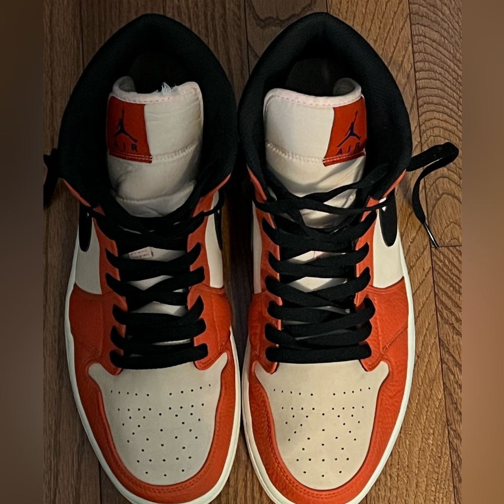 Nike Air Jordan 1 Mid SE “Team Orange” Size 12